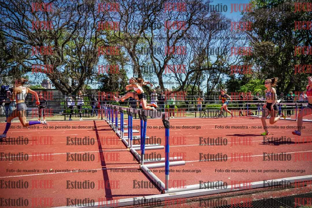 Fotos de los 100 m con vallas de mujeres
