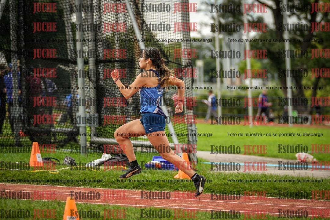 Fotos del salto en largo - mujeres mayores