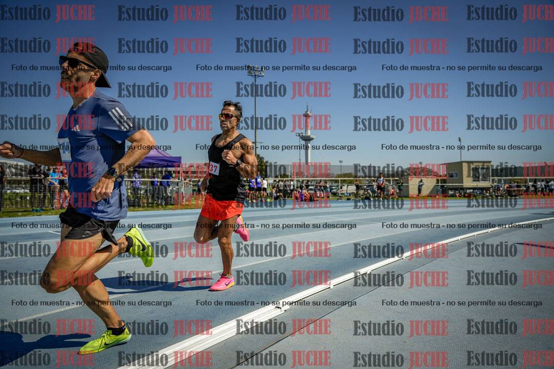 Fotos de los 800 m llanos de varones