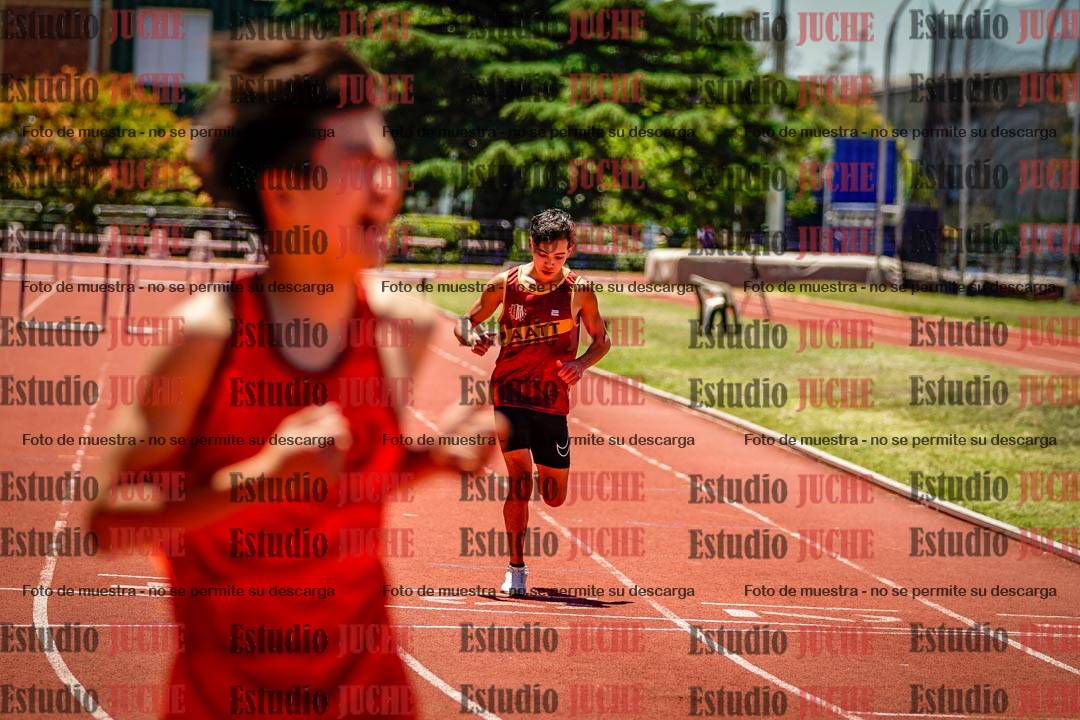 Fotos de los 400 m con vallas de varones