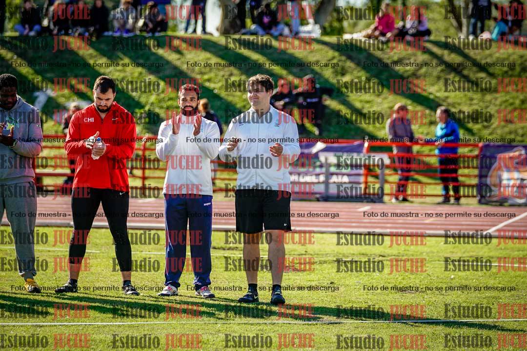 Fotos de algunos extras y podios del día 2