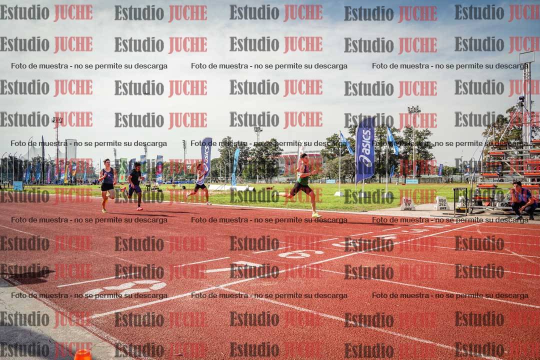 Fotos de los 400 m llanos de varones