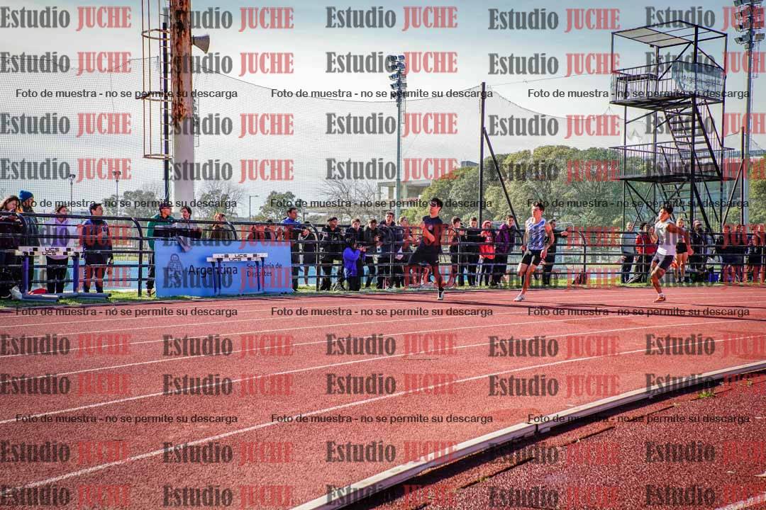 Fotos de los 200 m llanos de varones