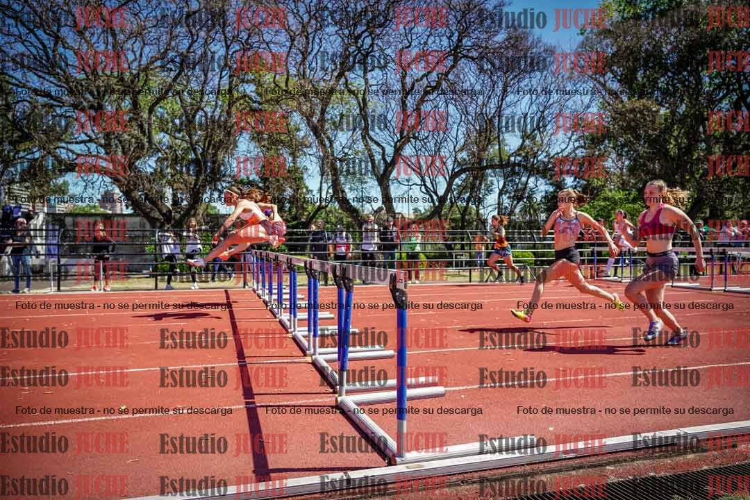 Fotos de los 100 m con vallas de mujeres