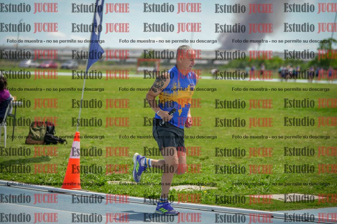 Fotos durante el transcurso de los relevos 20' para running teams - serie 1