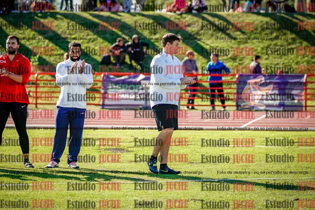 Fotos de algunos extras y podios del día 2