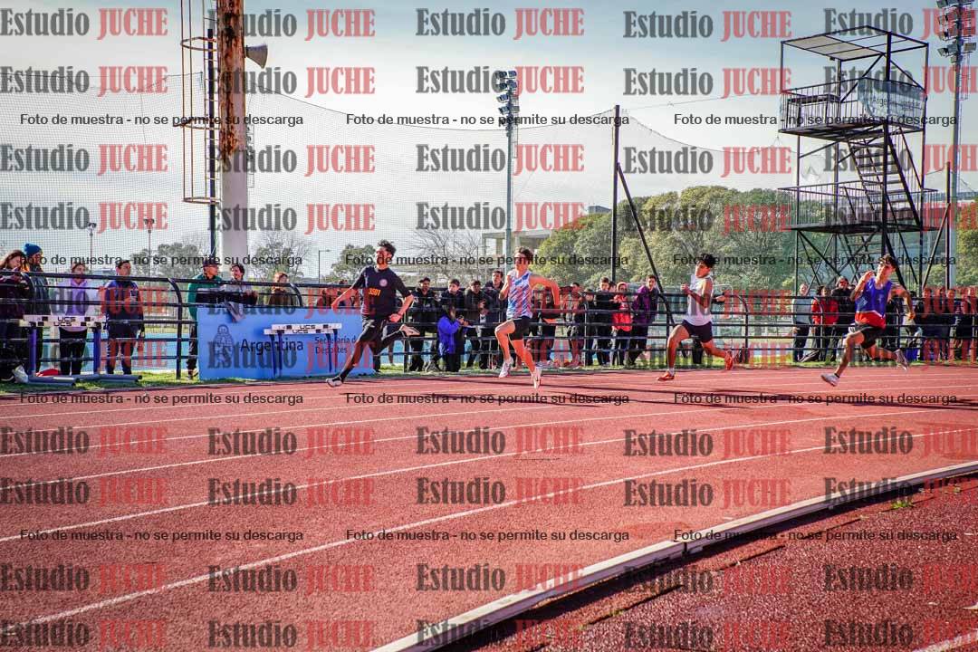 Fotos de los 200 m llanos de varones