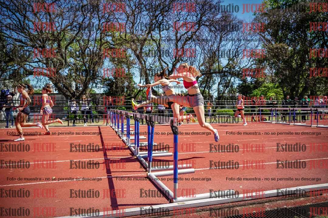 Fotos de los 100 m con vallas de mujeres