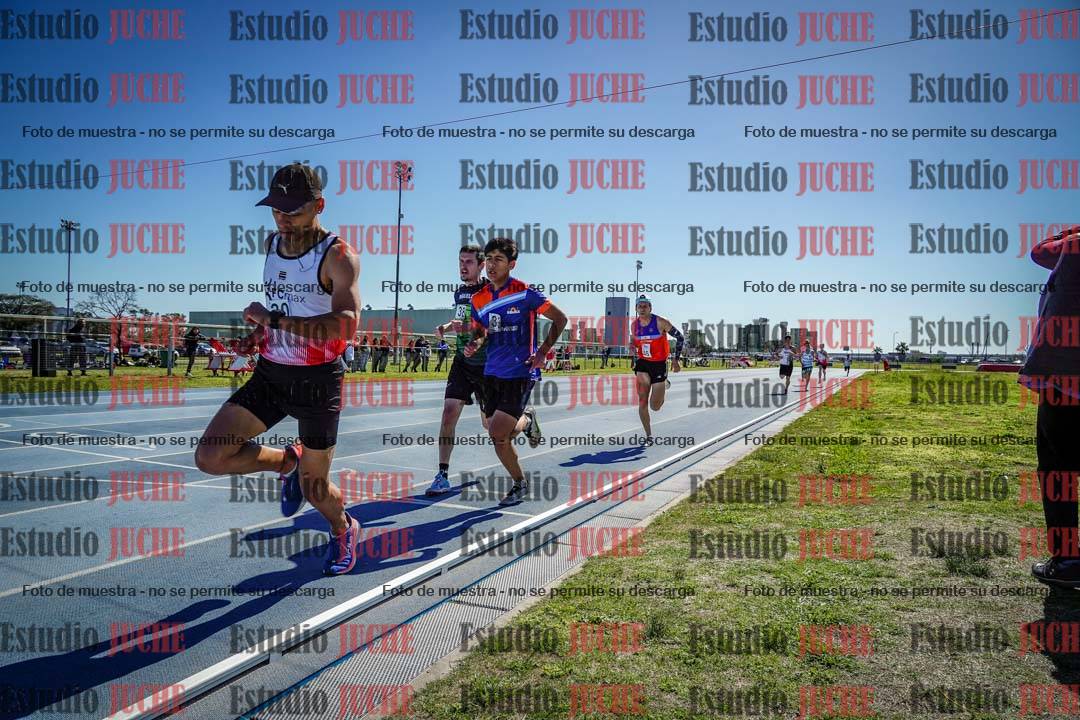 Fotos de los 800 m llanos de varones