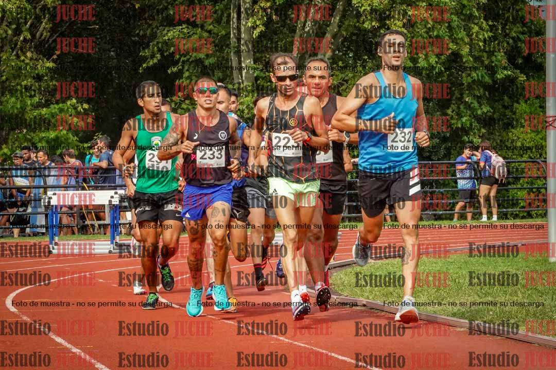 Fotos de los 3000 m llanos de varones
