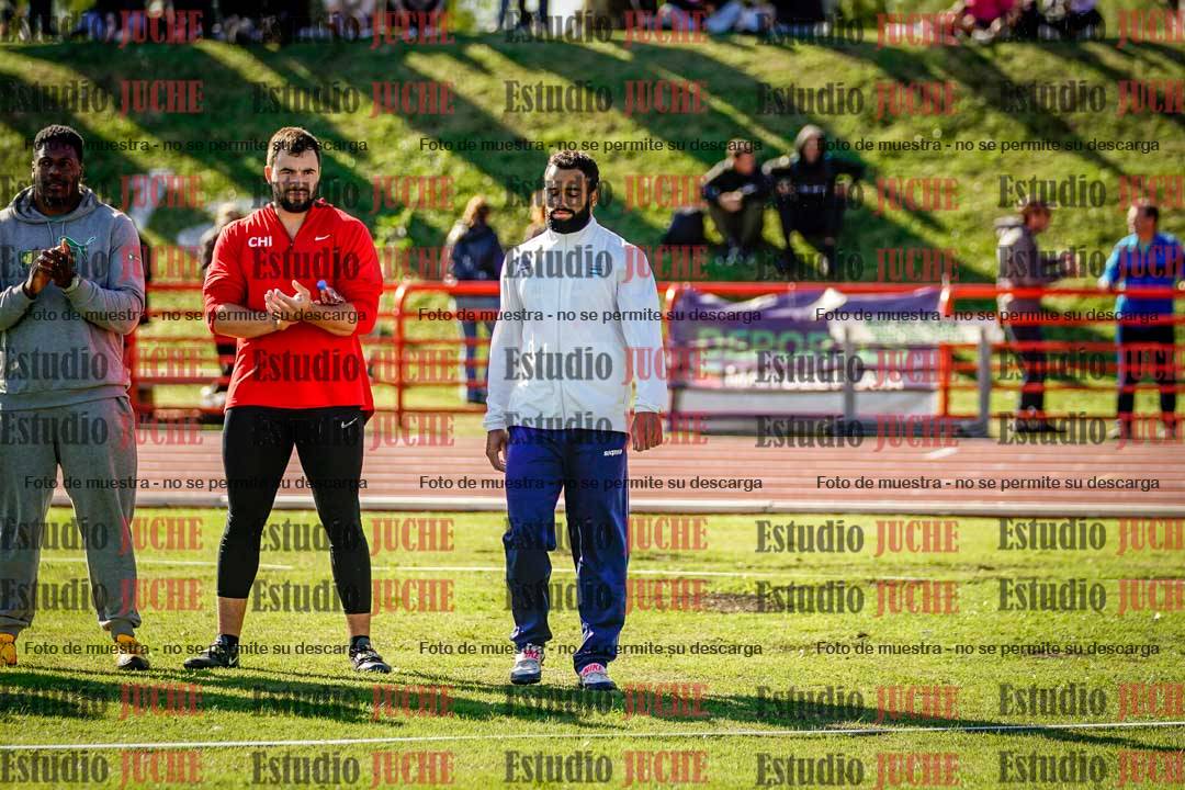 Fotos de algunos extras y podios del día 2