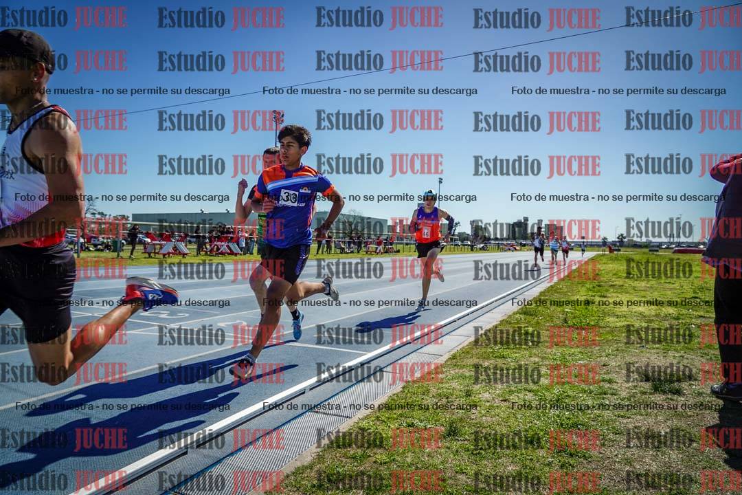 Fotos de los 800 m llanos de varones