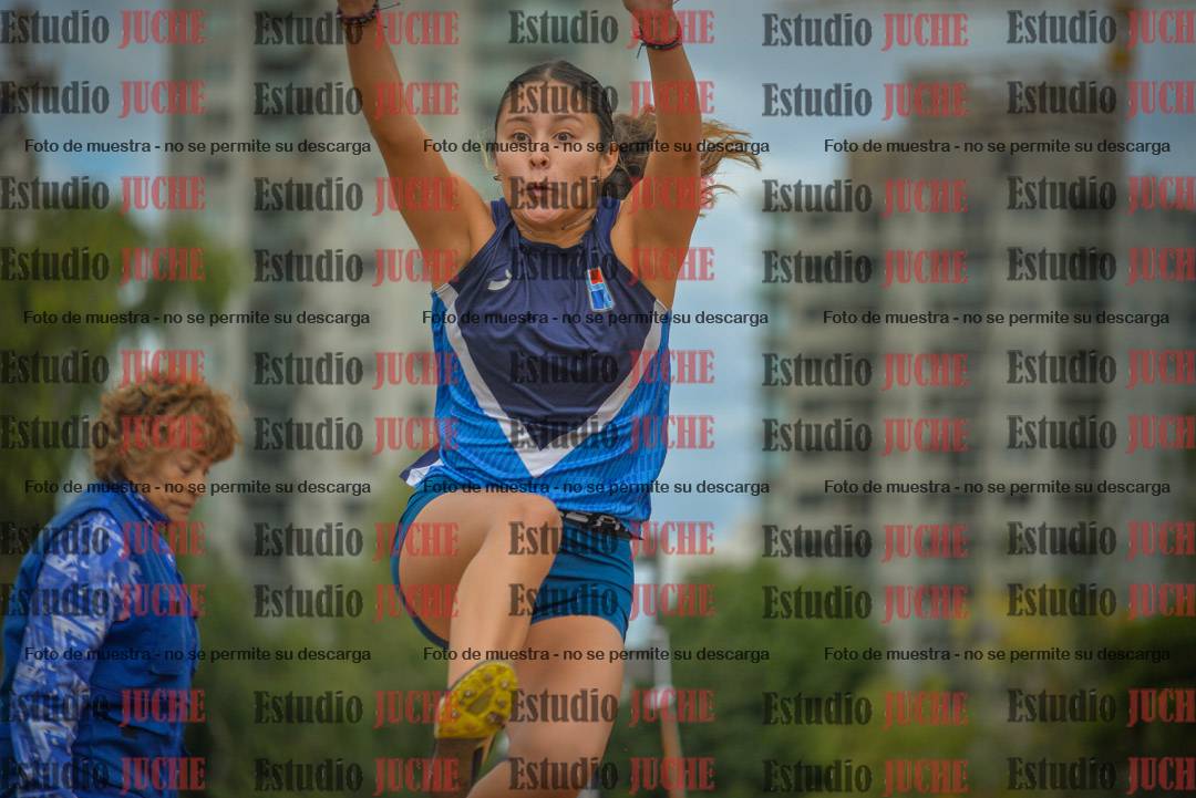 Fotos del salto en largo - mujeres mayores