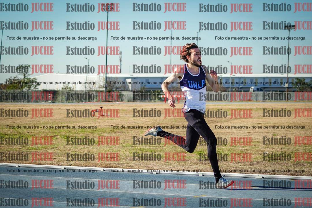 Fotos de los 400 m llanos de varones