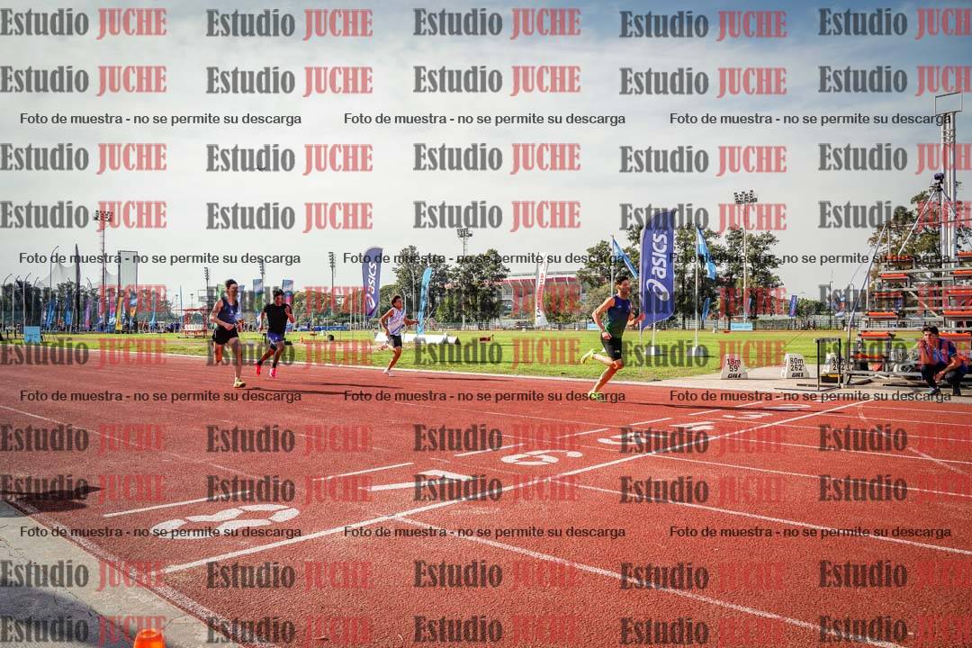 Fotos de los 400 m llanos de varones