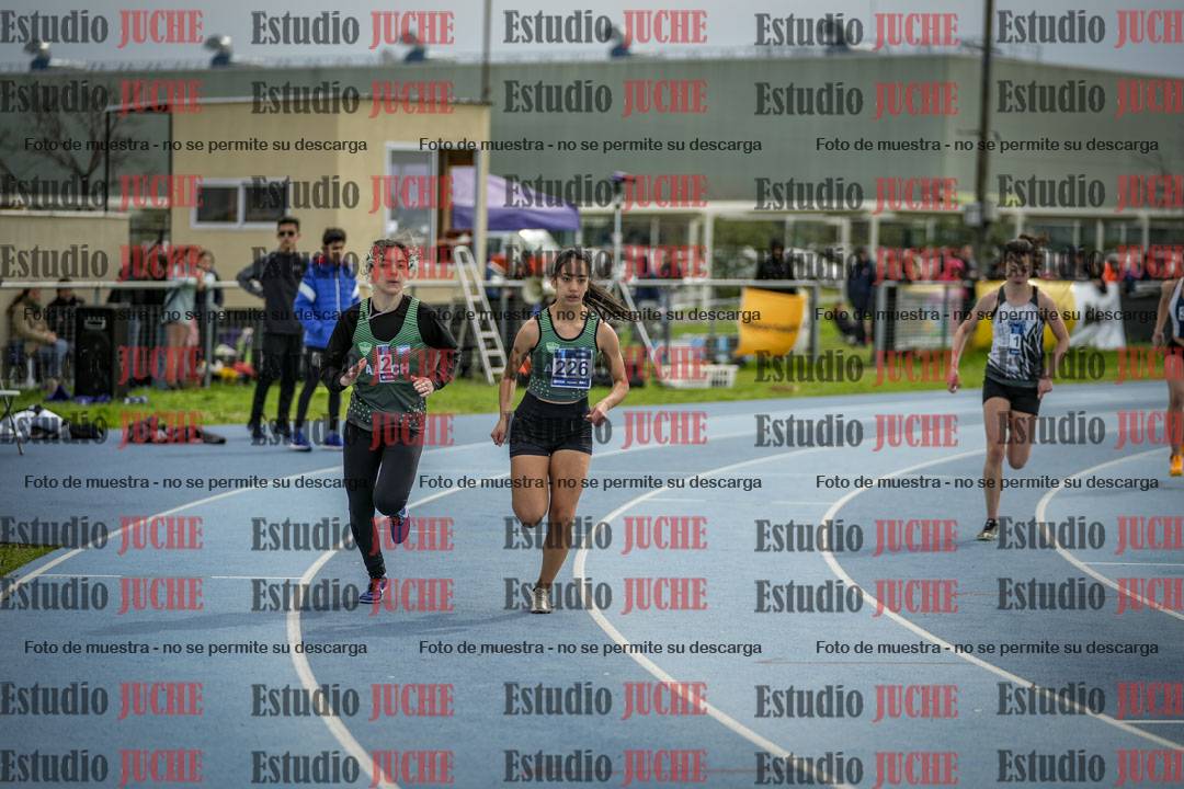Fotos de los 800 m llanos de mujeres - U17