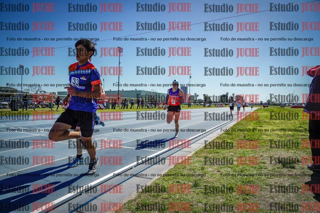 Fotos de los 800 m llanos de varones