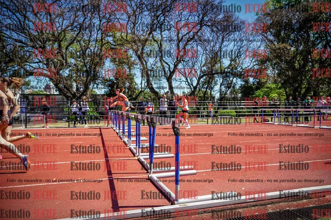 Fotos de los 100 m con vallas de mujeres