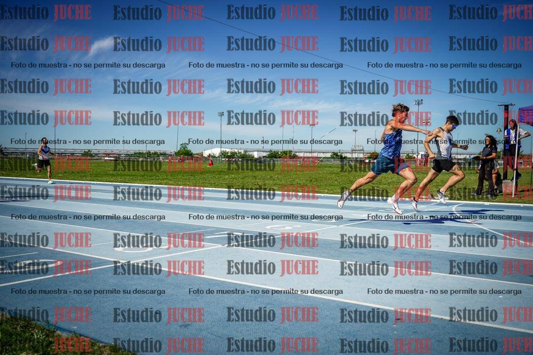 Fotos de los 400 m llanos de varones
