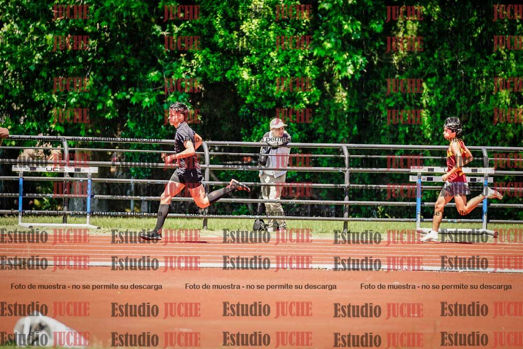 Fotos de los 800 m llanos de varones