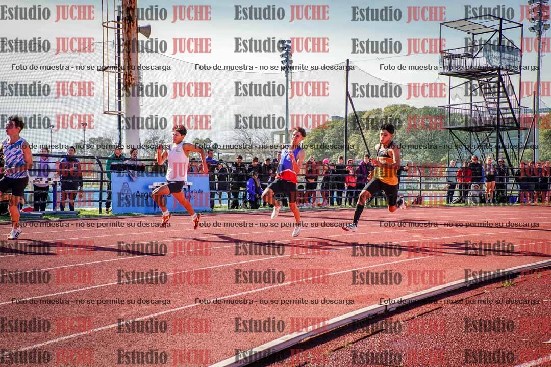 Fotos de los 200 m llanos de varones