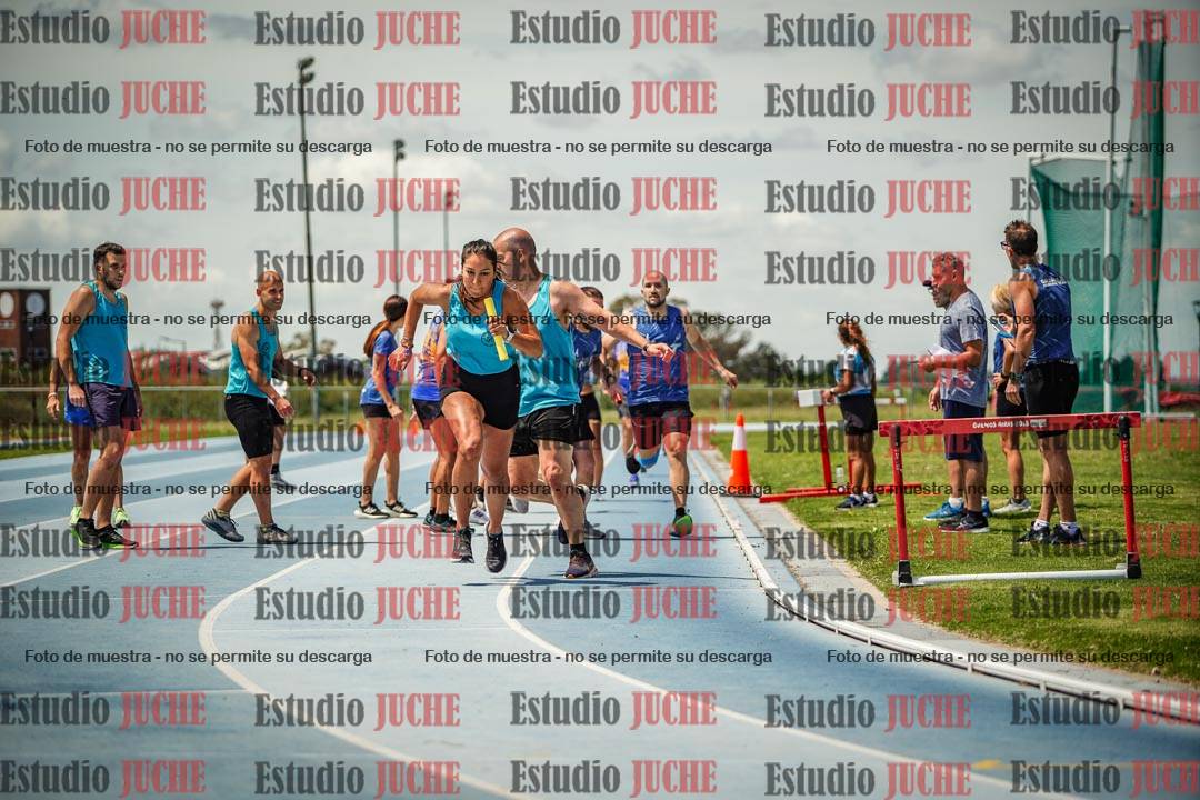 Fotos durante el transcurso de los relevos 20' para running teams - serie 1