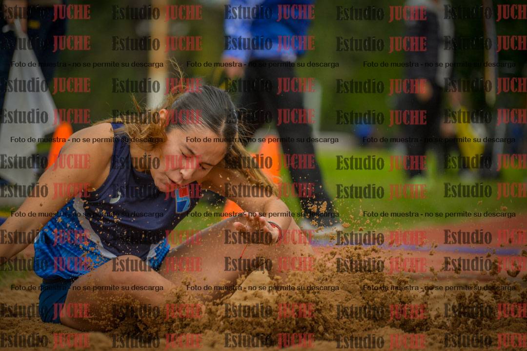 Fotos del salto en largo - mujeres mayores