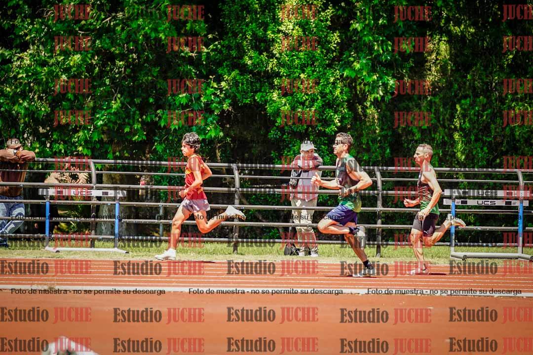 Fotos de los 800 m llanos de varones