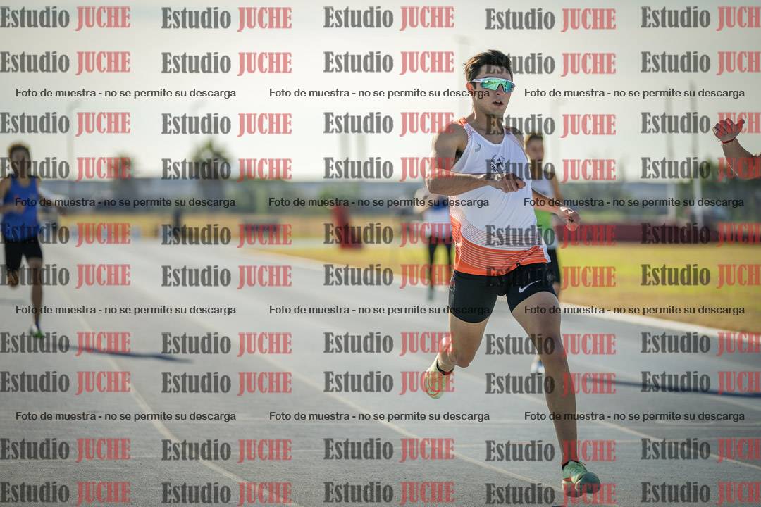 Fotos de los 400 m llanos de varones