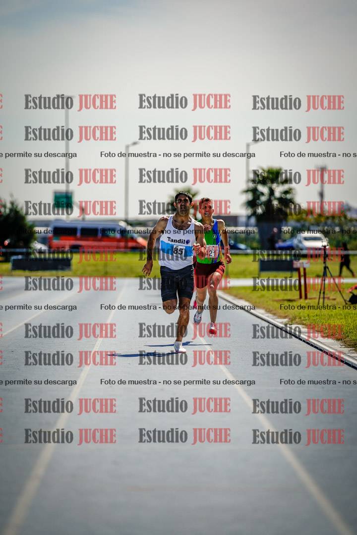 Fotos de los 800 m llanos de varones