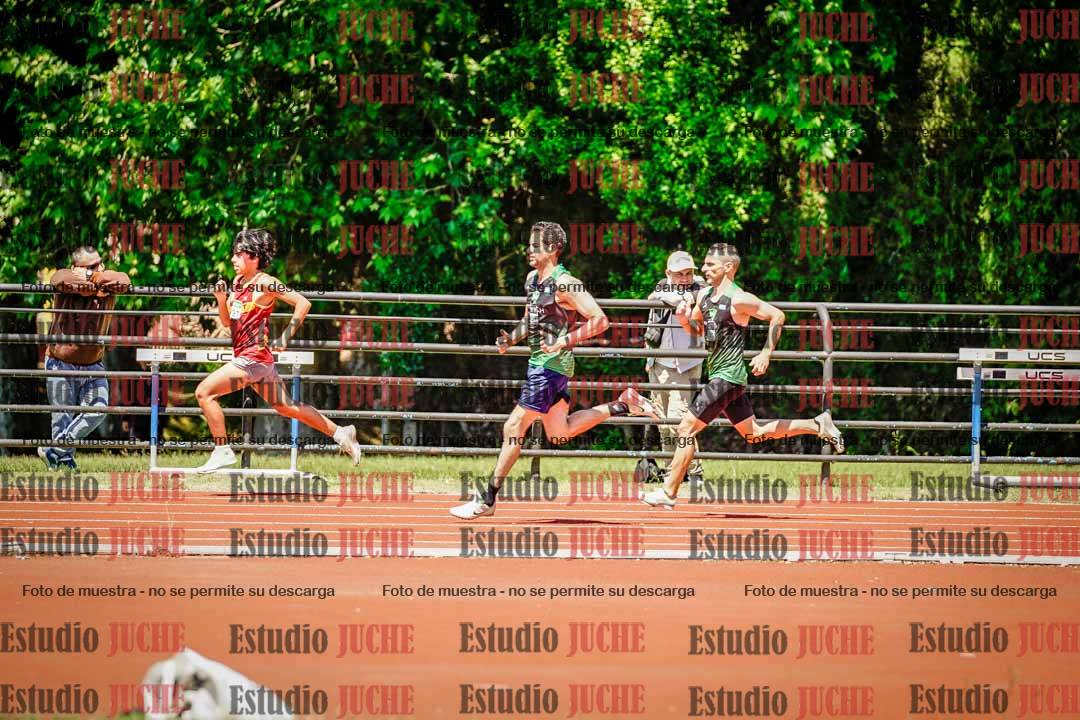 Fotos de los 800 m llanos de varones
