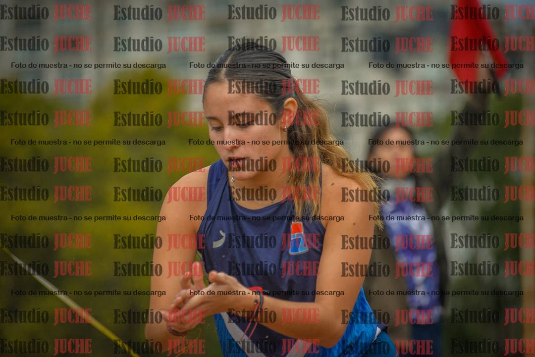 Fotos del salto en largo - mujeres mayores