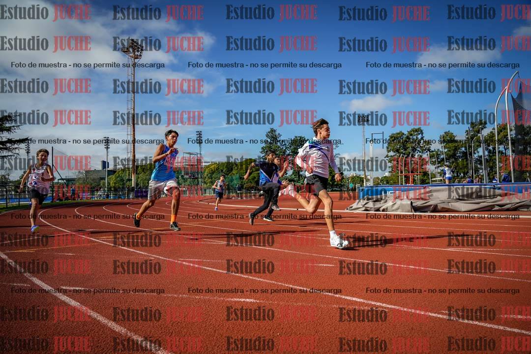 Fotos de los 150 m llanos de varones