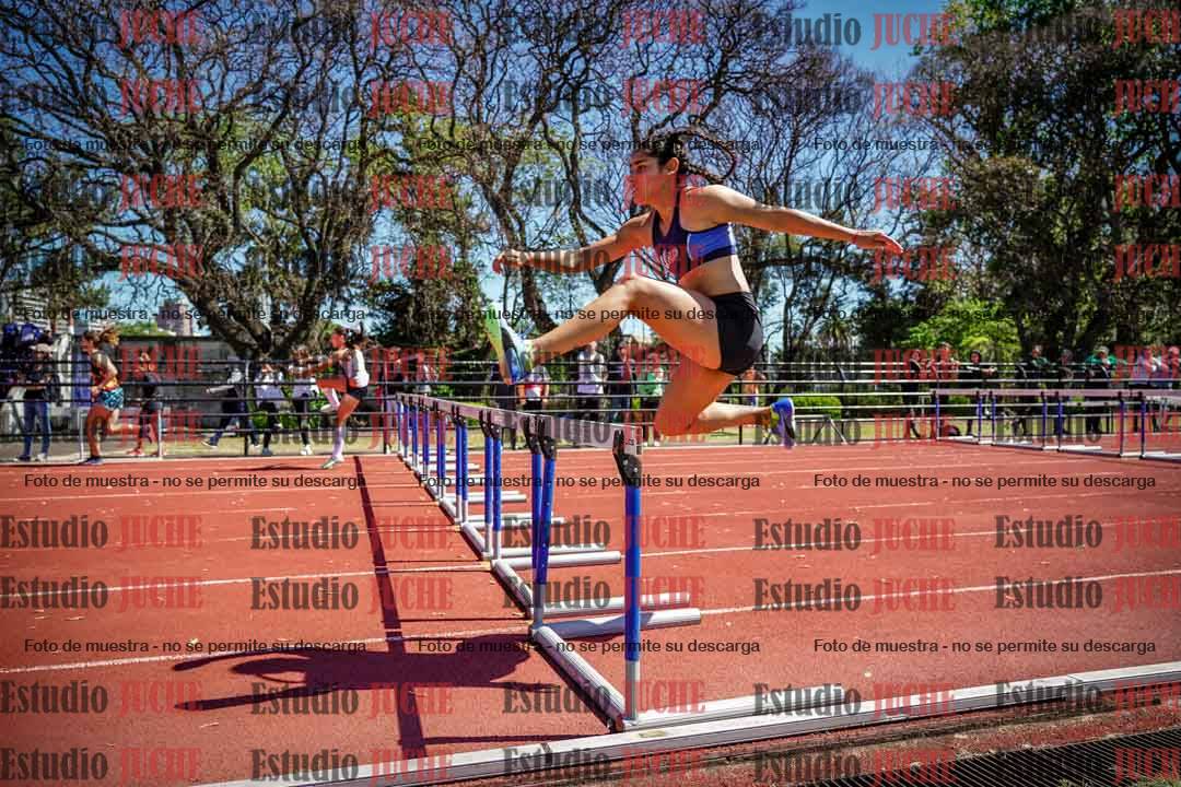 Fotos de los 100 m con vallas de mujeres