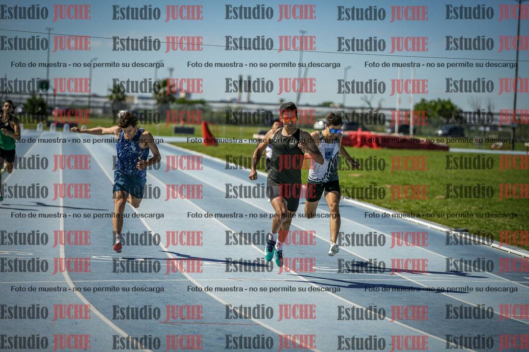 Fotos de los 400 m llanos de varones