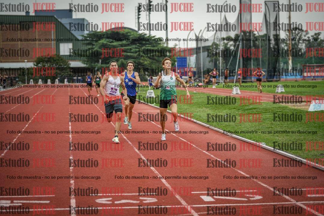 Fotos de los 800 m llanos de varones