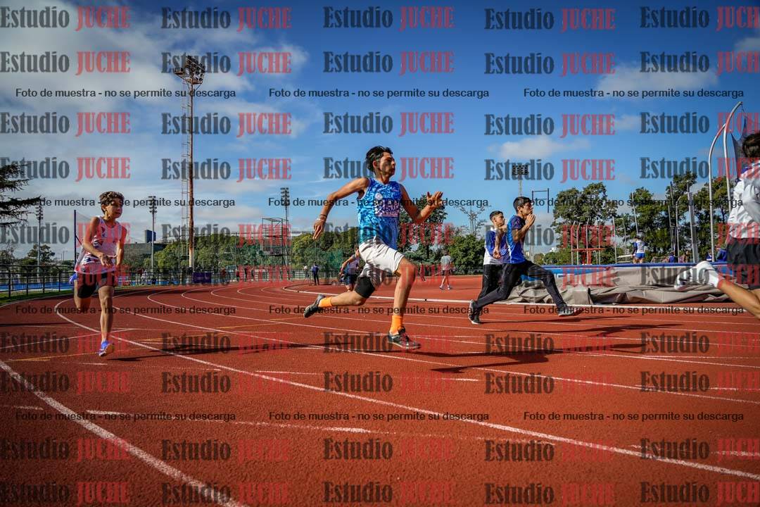 Fotos de los 150 m llanos de varones