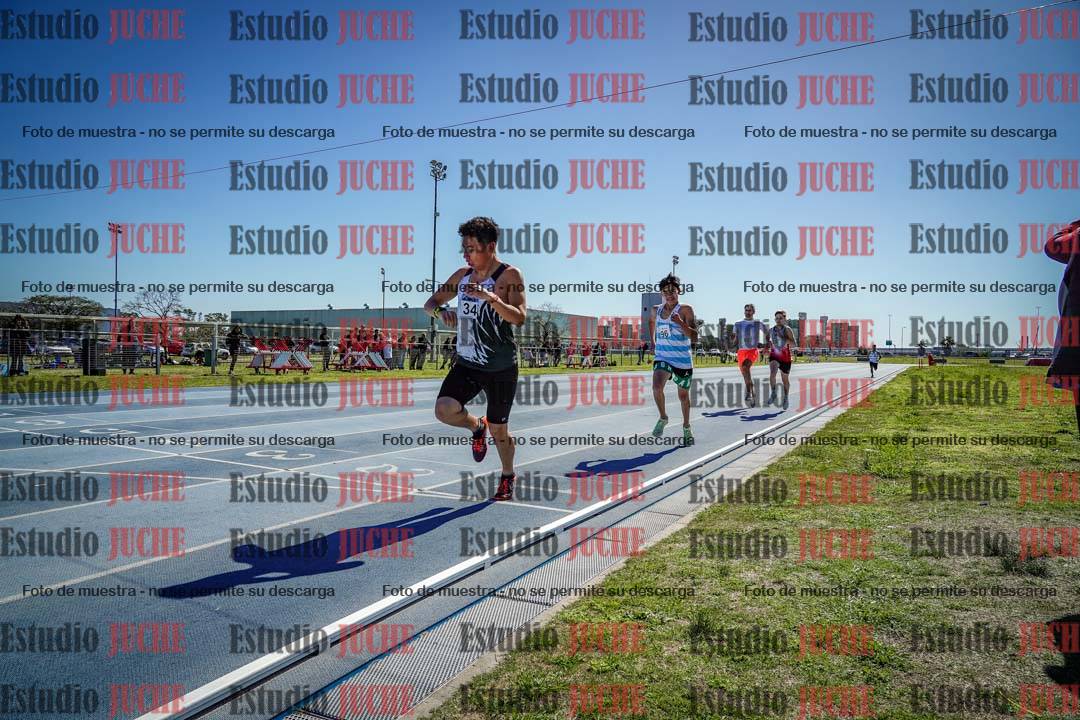 Fotos de los 800 m llanos de varones