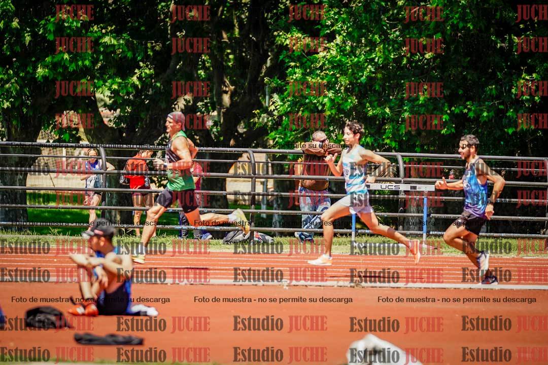 Fotos de los 800 m llanos de varones