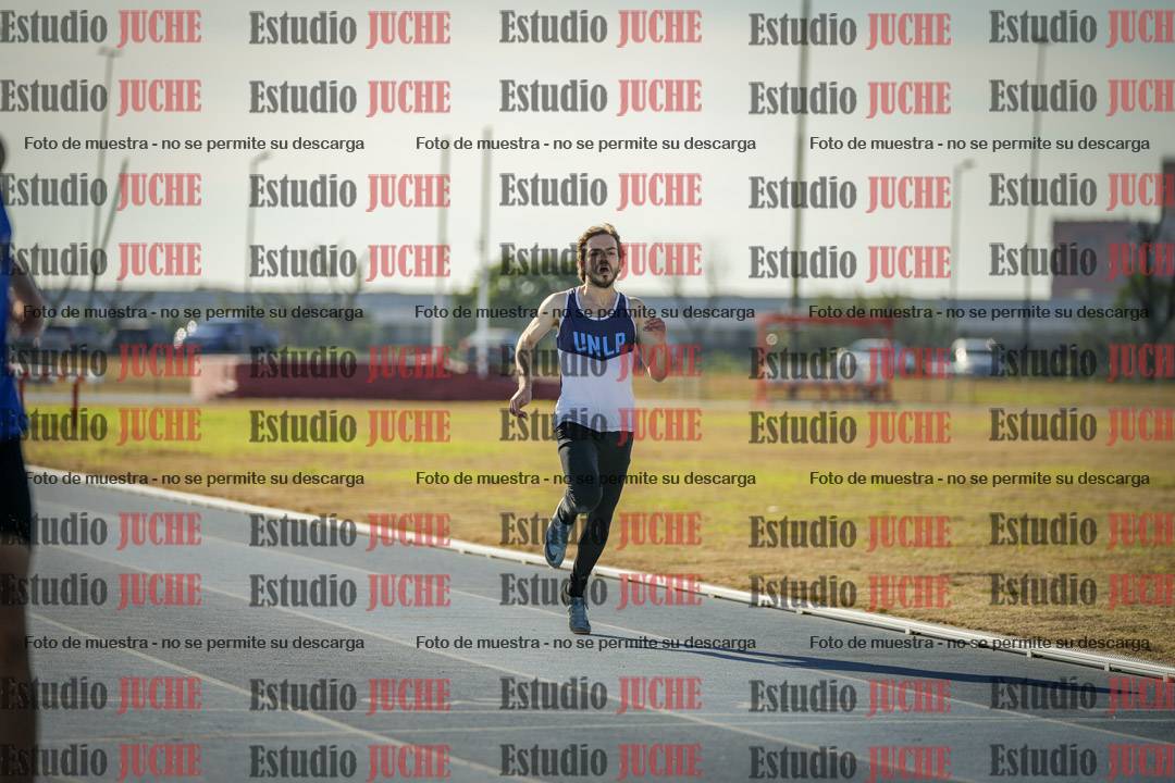 Fotos de los 400 m llanos de varones