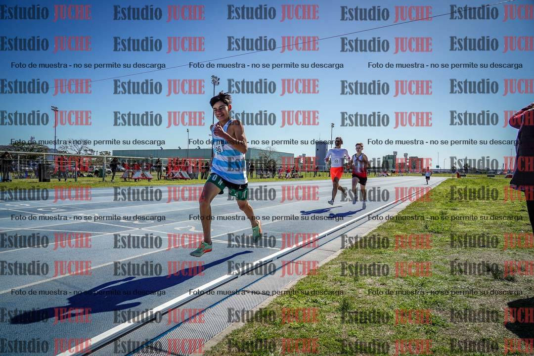 Fotos de los 800 m llanos de varones