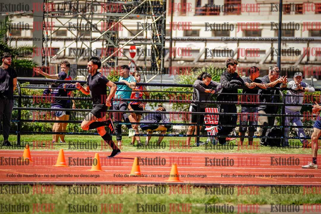 Fotos de los 800 m llanos de varones