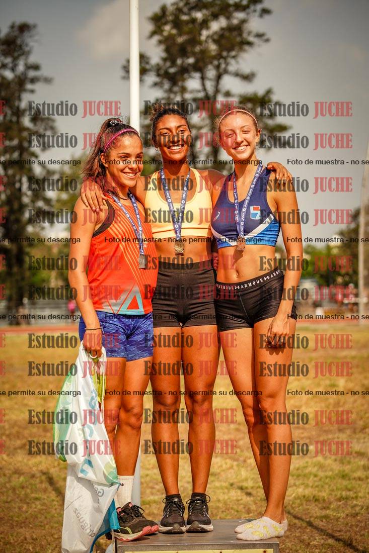 Fotos de algunos podios y extras del torneo
