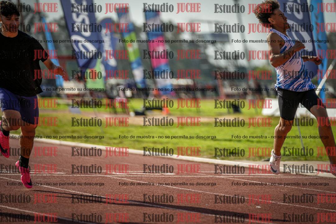 Fotos de los 400 m llanos de varones