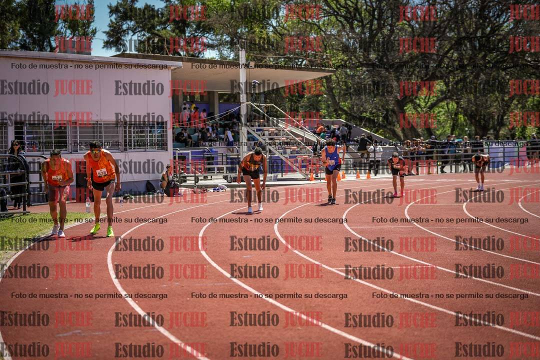 Fotos de los 800 m llanos de varones