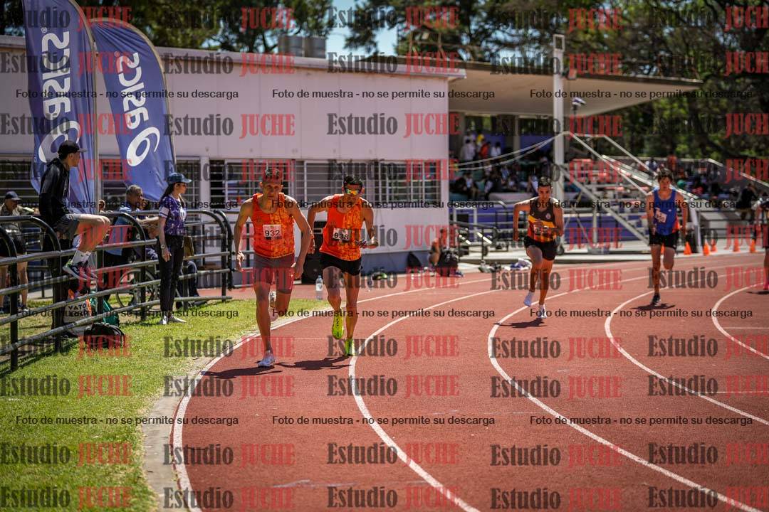 Fotos de los 800 m llanos de varones