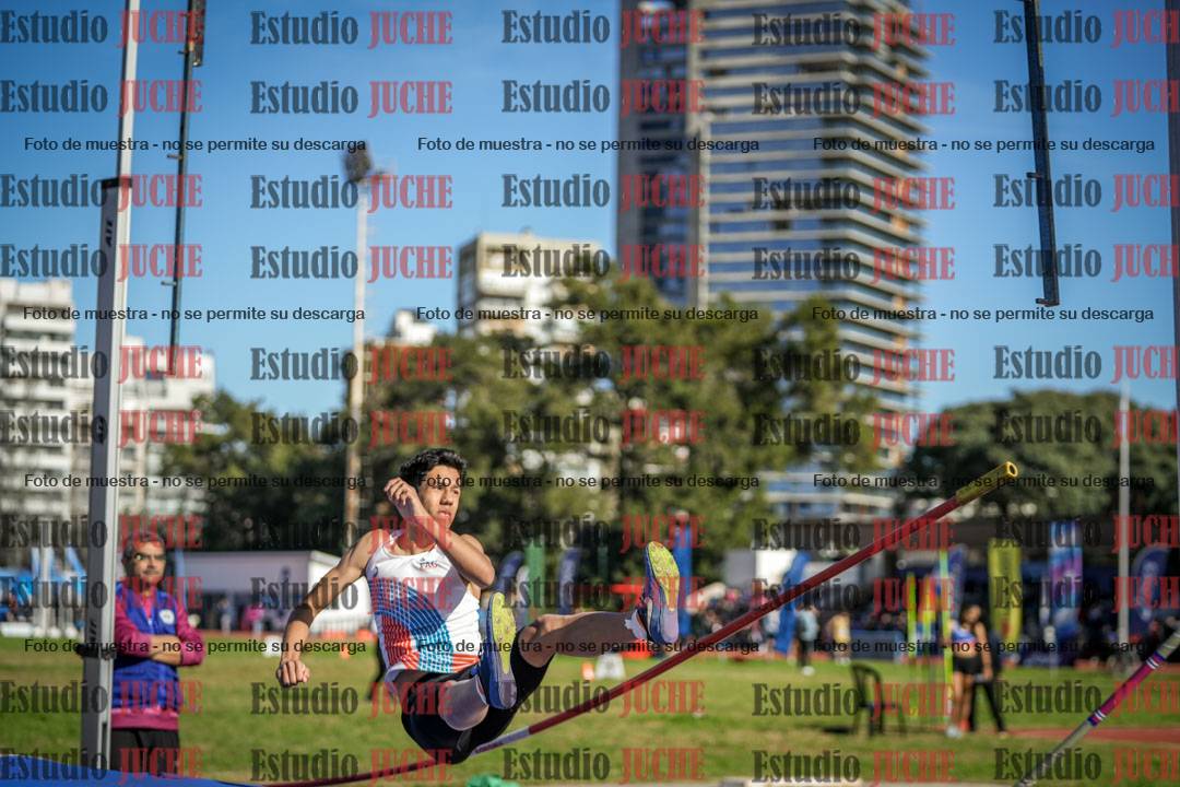 Fotos del salto con garrocha de varones - decatlón 8