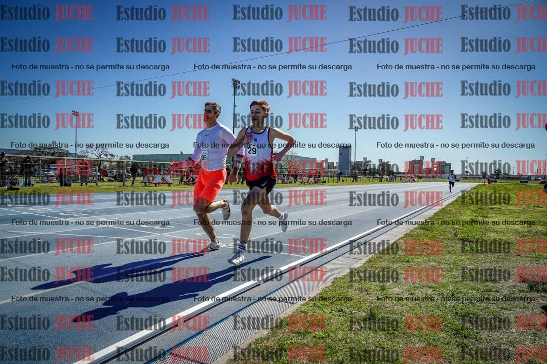 Fotos de los 800 m llanos de varones