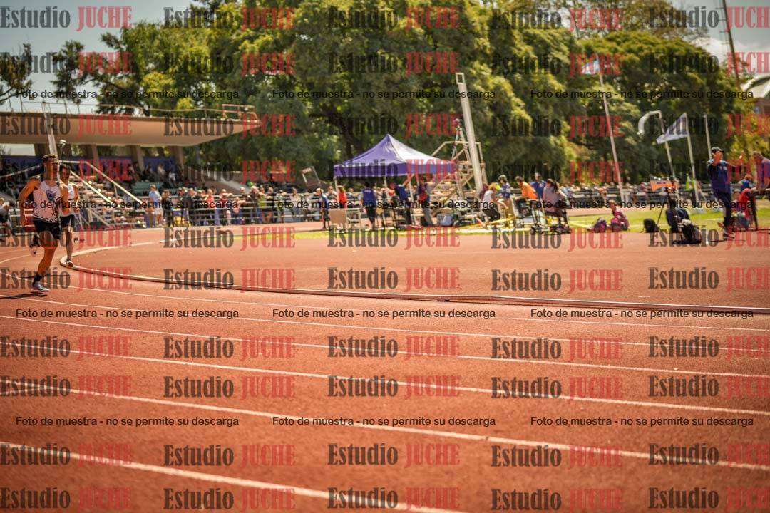 Fotos de los 400 m llanos de varones