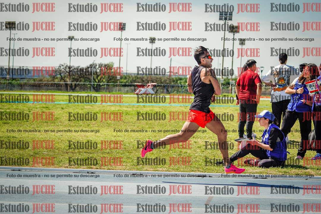 Fotos de los 800 m llanos de varones